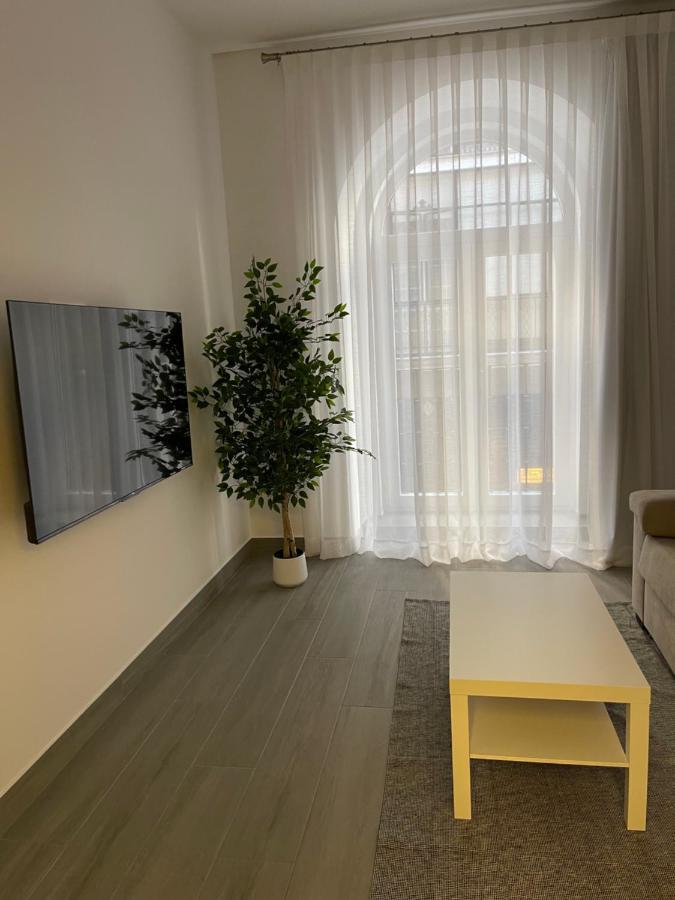 Suara Apartamentos 1 Madrid Exterior photo